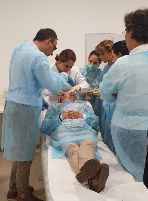 Esthetia Clínica Médico Estética